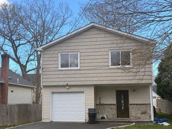 116 Hampton Avenue , Mastic, NY 11950