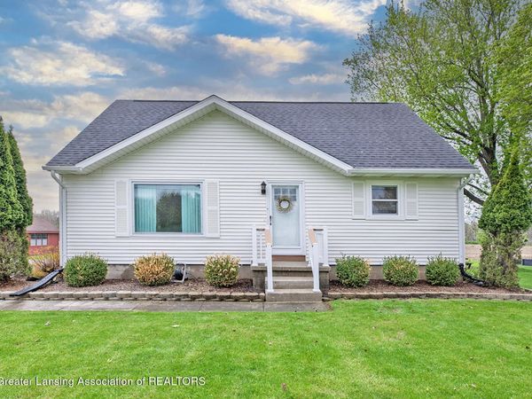 3124 E Round Lake Road, DeWitt, MI 48820