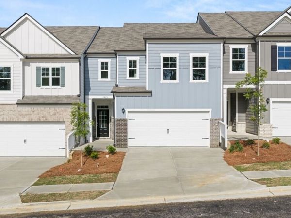 1833 Meadow Green Circle, Gainesville, GA 30501