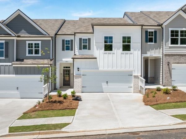 1821 Meadow Green Circle, Gainesville, GA 30501