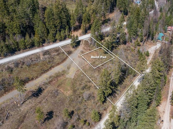 511 Midas Dr , Sagle, ID 83860