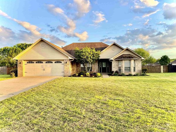 12 Weaver Circle, Vilonia, AR 72173