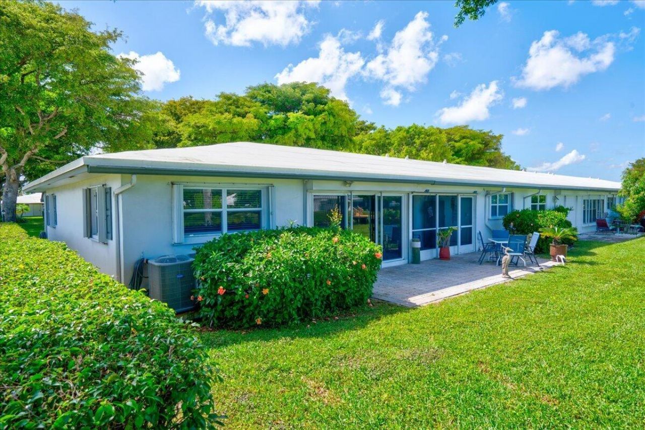 100 Leisure Lake Circle, Unit 109, Boynton Beach, FL 33426 Photo