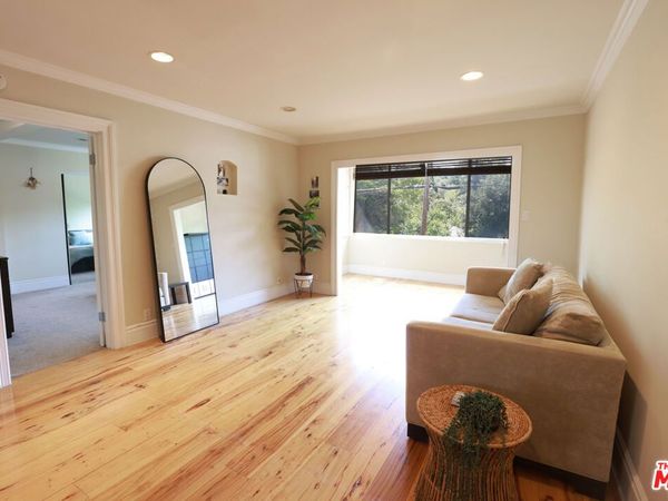 14934 Dickens Street, Unit 19, Sherman Oaks, CA 91403