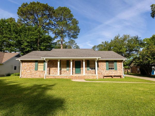 3031 Mesa Dr., Hattiesburg, MS 39402
