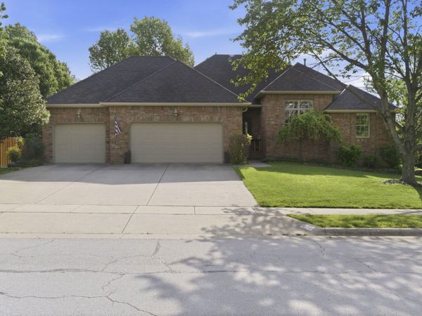 4840 S Prairie View Avenue , Battlefield, MO 65619