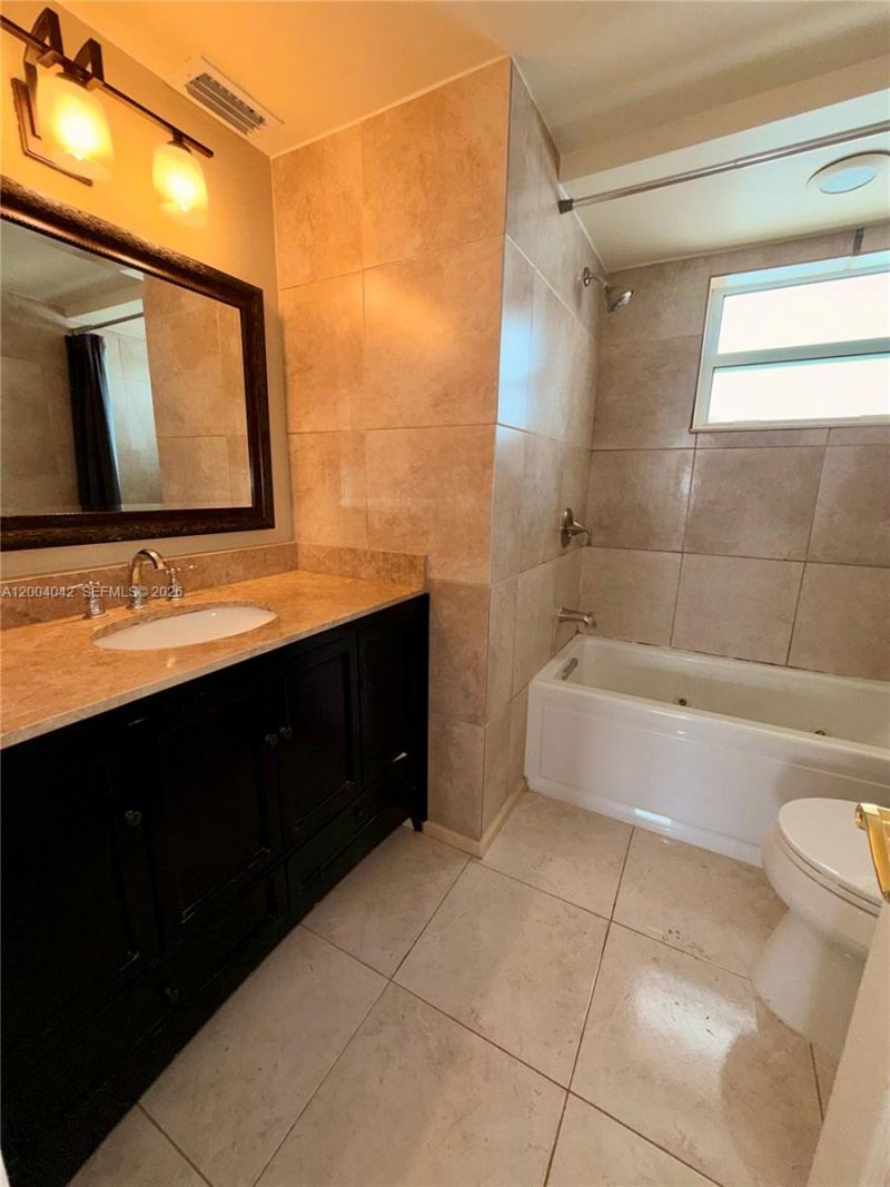 1075 NE Miami Gardens Dr, Unit 306, Miami, FL 33179 Photo