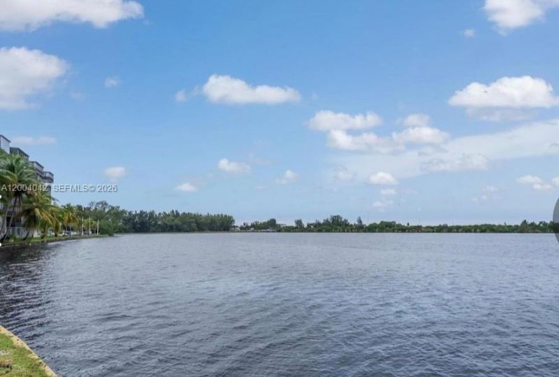 1075 NE Miami Gardens Dr, Unit 306, Miami, FL 33179 Photo