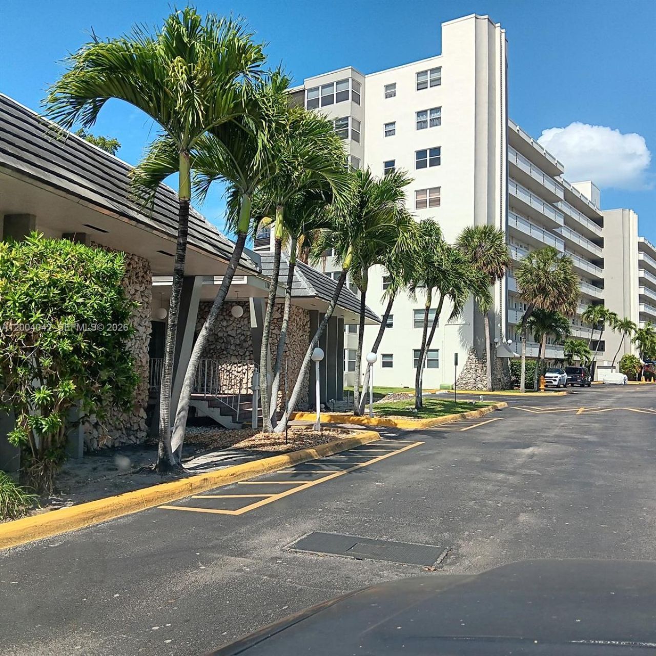 1075 NE Miami Gardens Dr, Unit 306, Miami, FL 33179 Photo