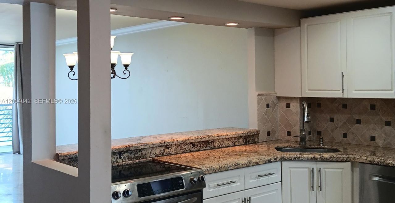 1075 NE Miami Gardens Dr, Unit 306, Miami, FL 33179 Photo