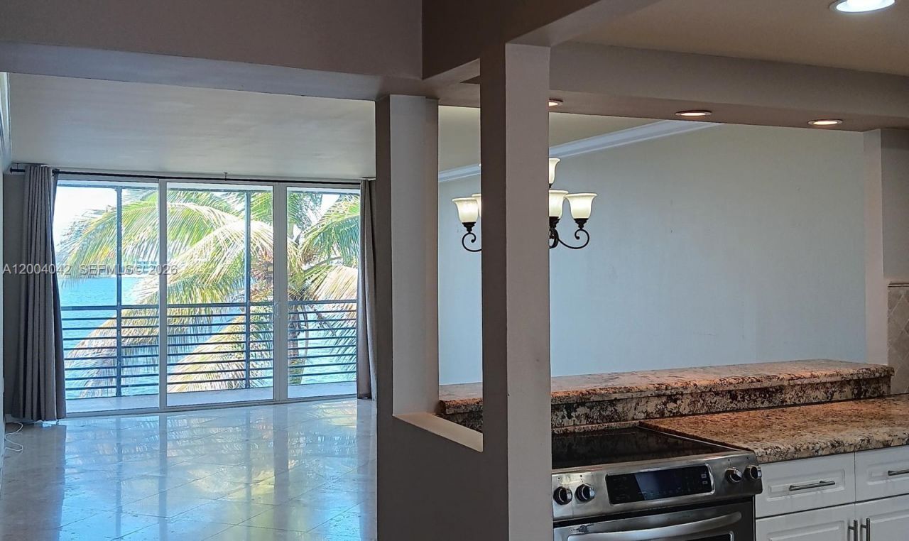 1075 NE Miami Gardens Dr, Unit 306, Miami, FL 33179 Photo