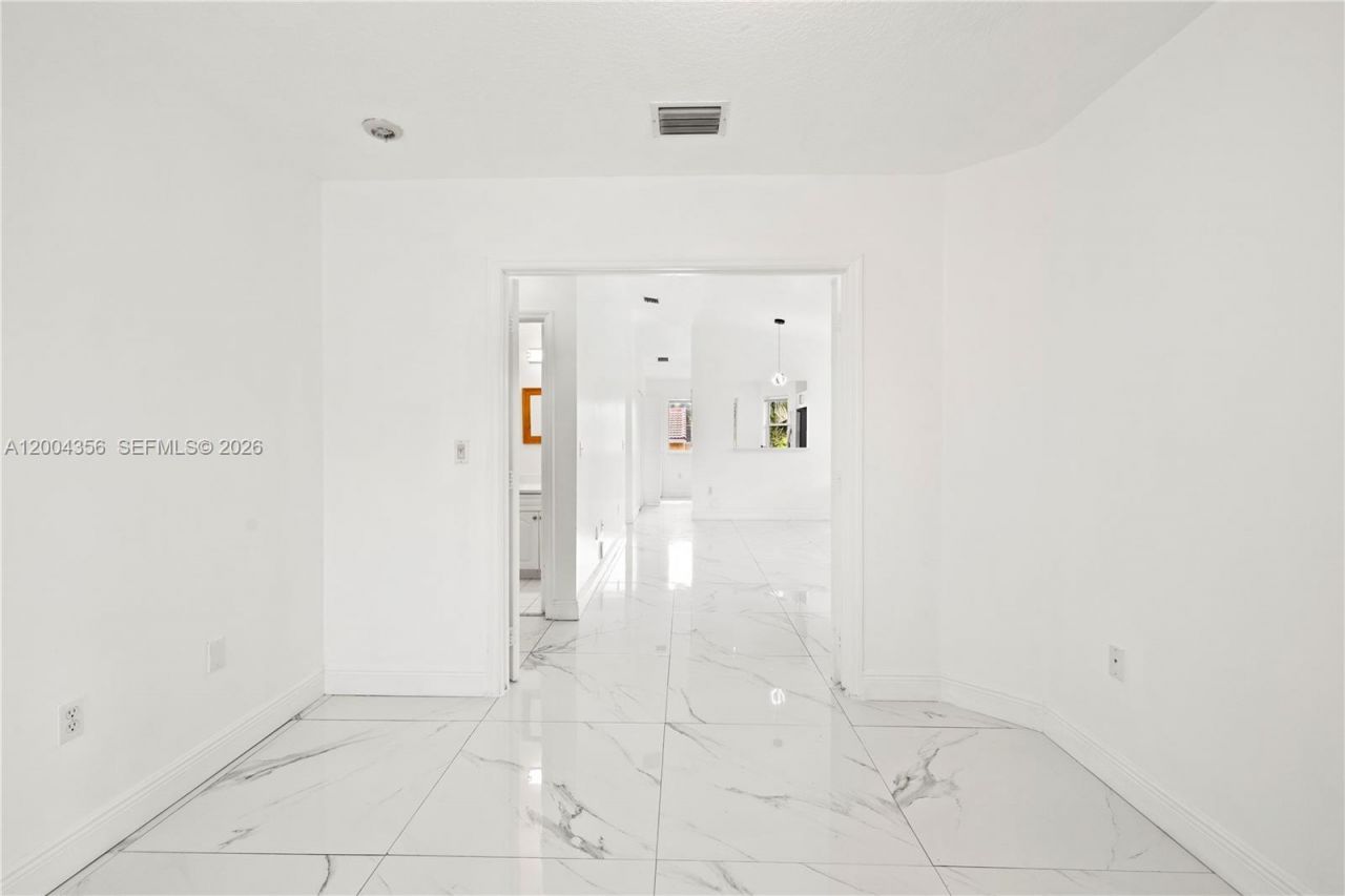 631 NW 79th Ter , Unit 204, Pembroke Pines, FL 33024 Photo