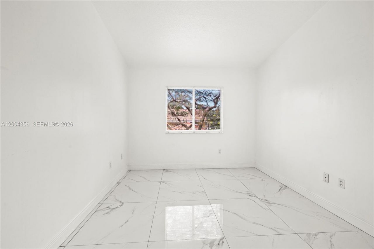 631 NW 79th Ter , Unit 204, Pembroke Pines, FL 33024 Photo