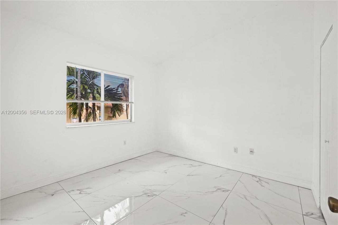 631 NW 79th Ter , Unit 204, Pembroke Pines, FL 33024 Photo