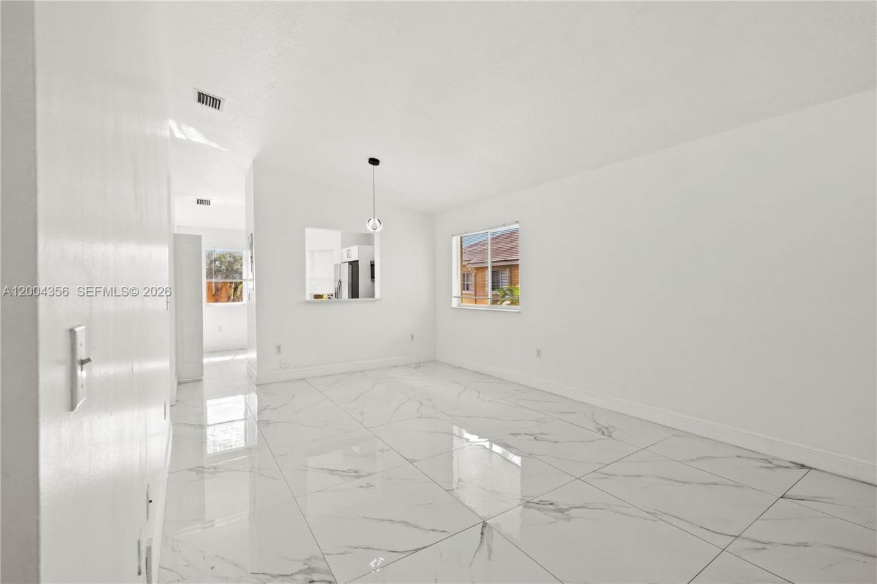 631 NW 79th Ter , Unit 204, Pembroke Pines, FL 33024 Photo