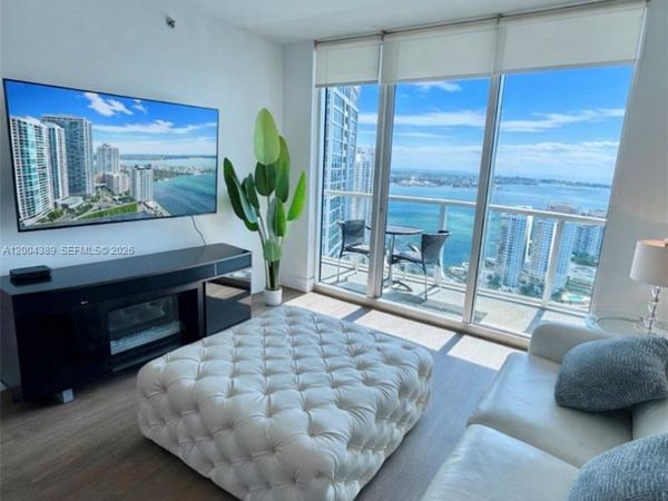 Unit 3700, Miami, FL 33131