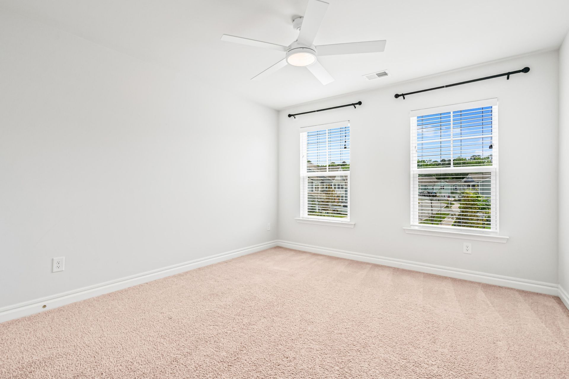 126 Brant Drive Photo 20