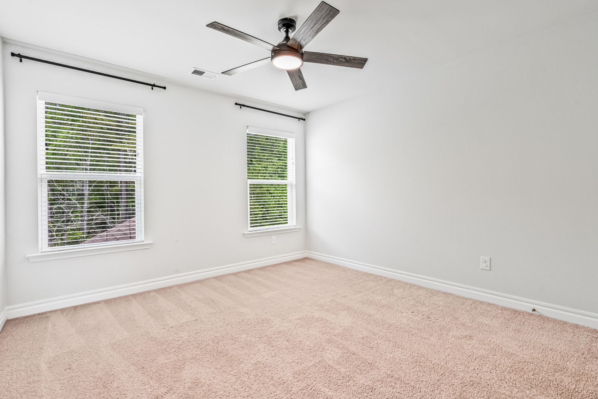 126 Brant Drive Photo 21