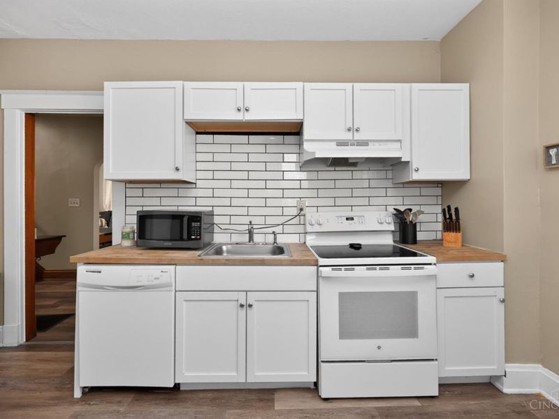 1586 W Galbraith Road, North College Hill, OH 45231 Photo 13