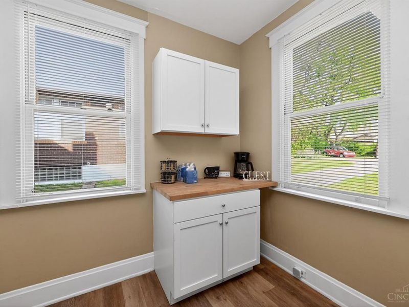 1586 W Galbraith Road, North College Hill, OH 45231 Photo 14