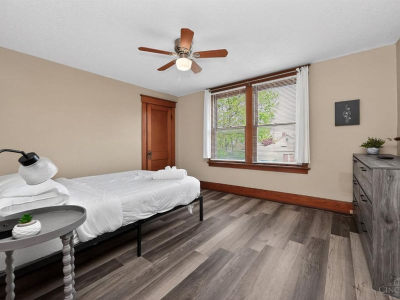 1586 W Galbraith Road, North College Hill, OH 45231 Photo 27