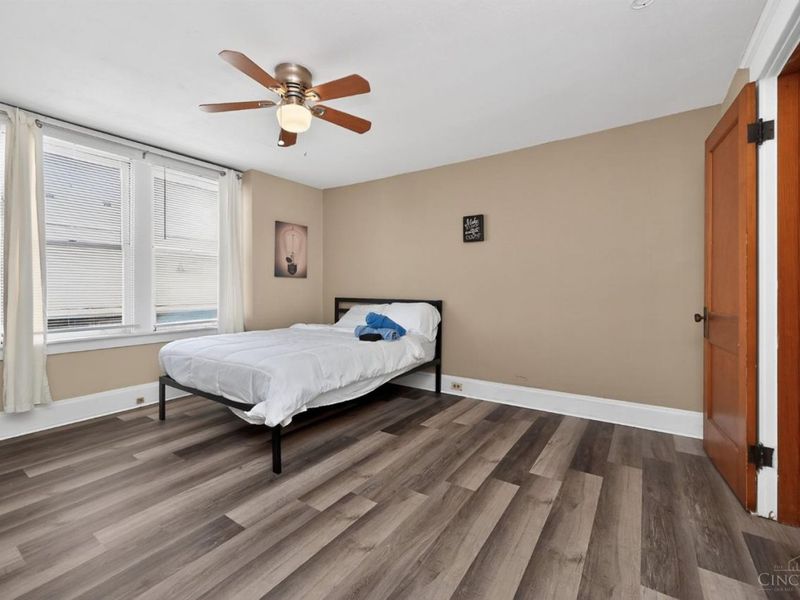 1586 W Galbraith Road, North College Hill, OH 45231 Photo 27