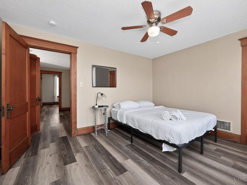 1586 W Galbraith Road, North College Hill, OH 45231 Photo 28