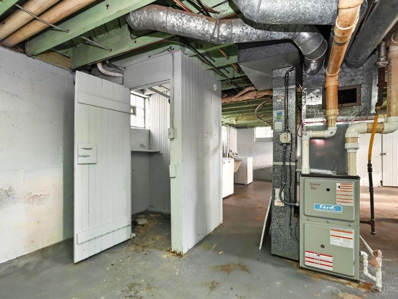 1586 W Galbraith Road, North College Hill, OH 45231 Photo 38