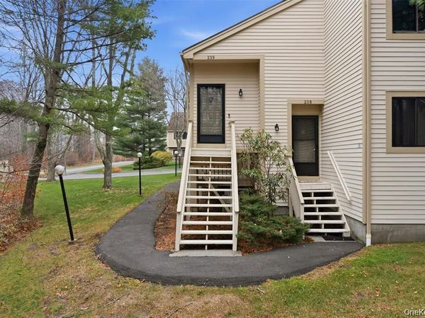 239 Deer Hill S, South Salem, NY 10590