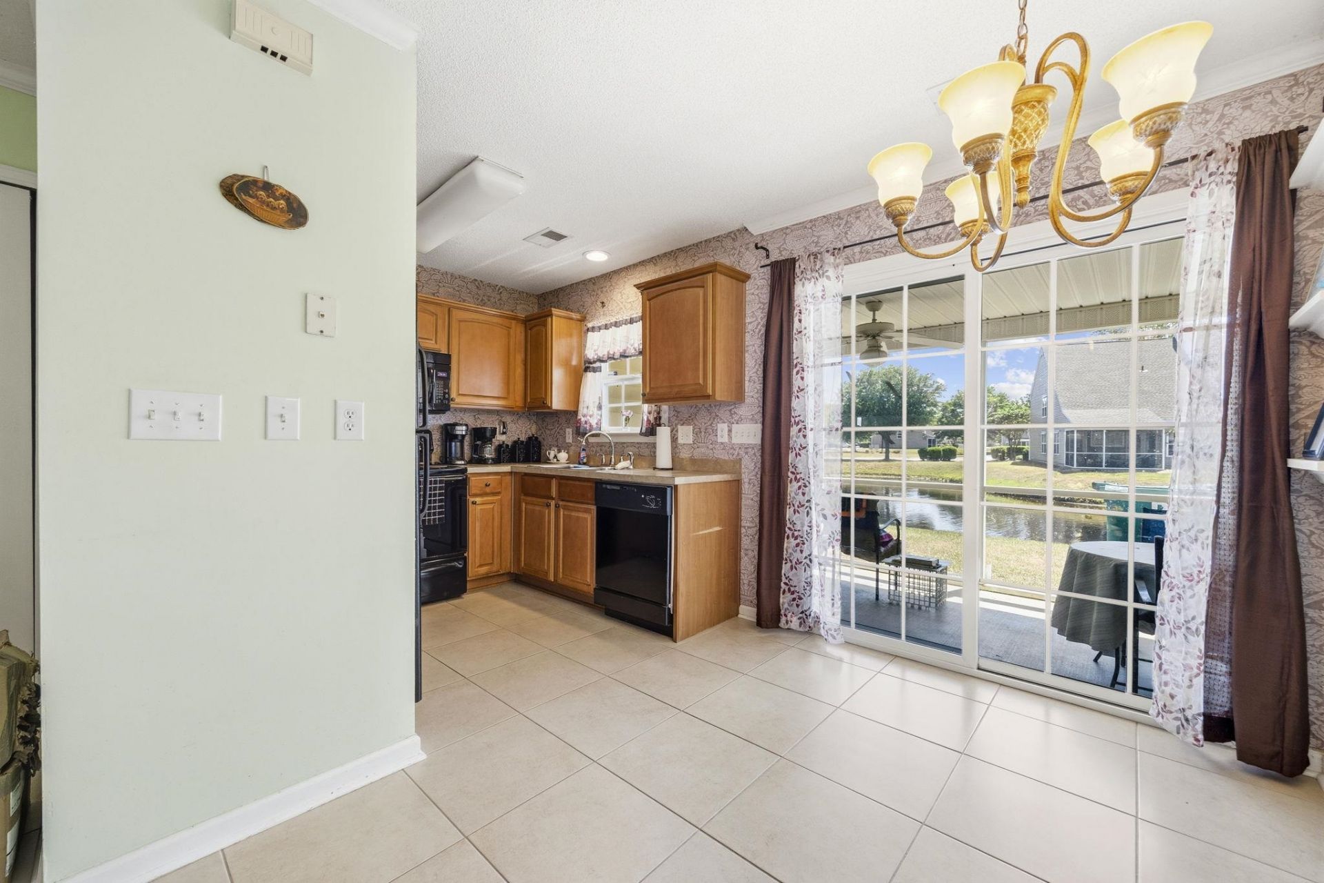 148 Sardis Dr.  Photo 9