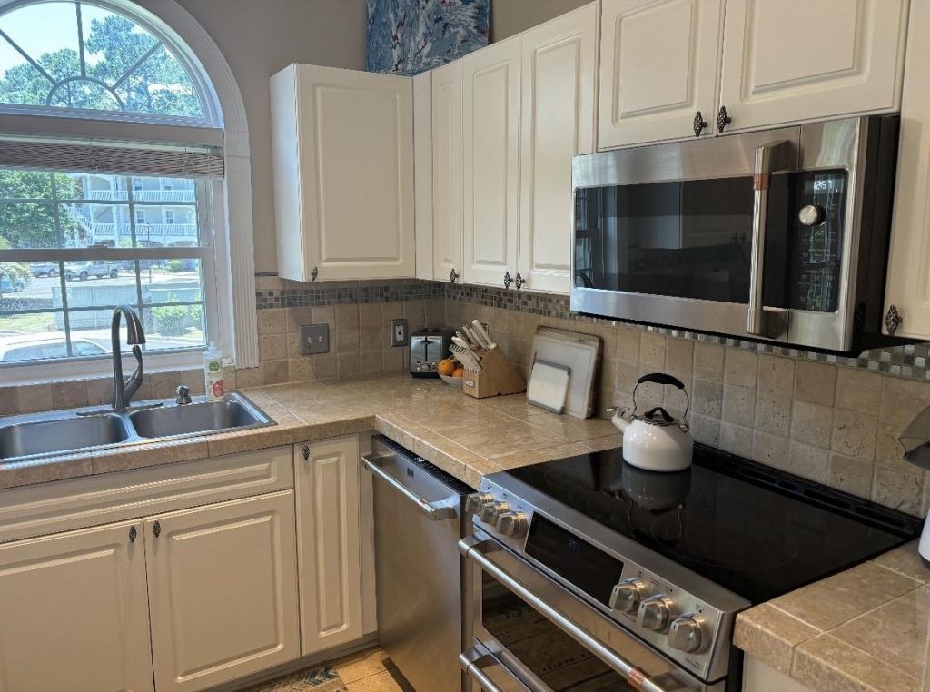 687 Riverwalk Dr.  Photo 11