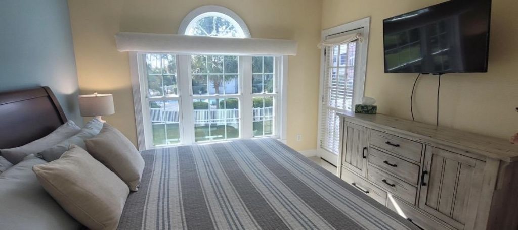 687 Riverwalk Dr.  Photo 22