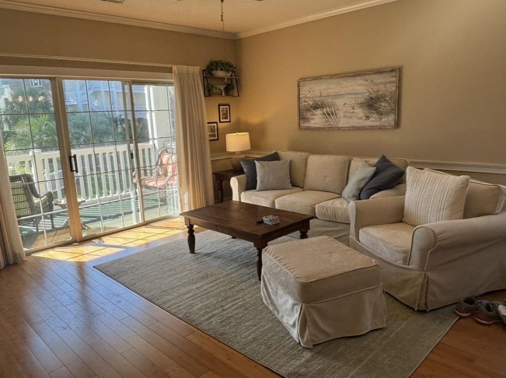 687 Riverwalk Dr.  Photo 4