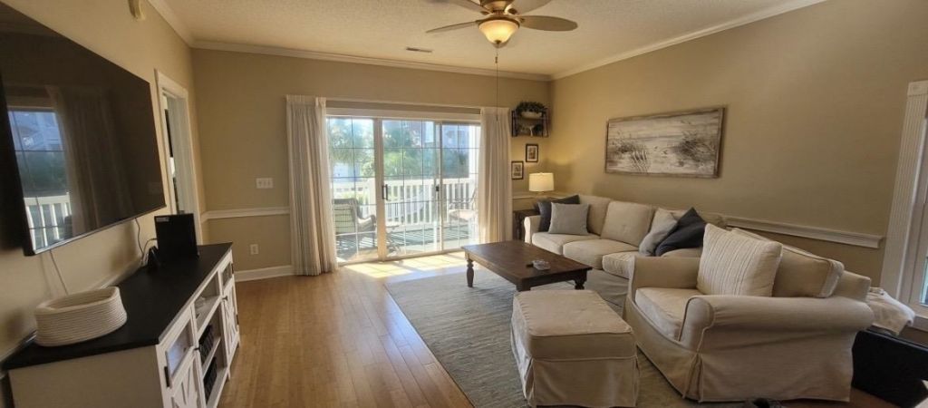 687 Riverwalk Dr.  Photo 5