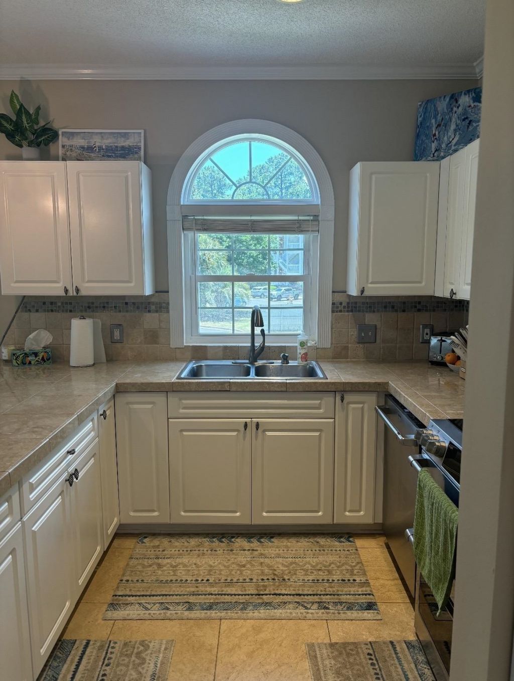 687 Riverwalk Dr.  Photo 9