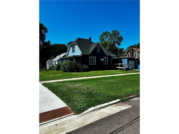 504 3rd Avenue SE, Pipestone, MN 56164