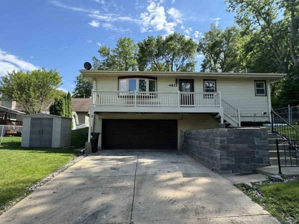 4812 Laurel Ave, Sioux City, IA 51106