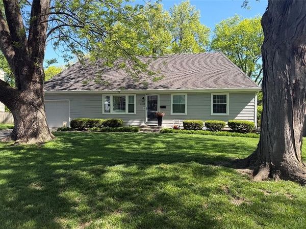 6108 W 76th Terrace, Prairie Village, KS 66208