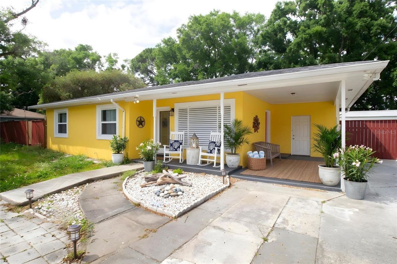 7716 E Comanche Avenue, Tampa, FL 33610 Main Photo