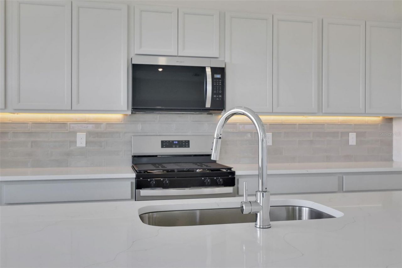 10693 NW Suncrest Loop , Port Saint Lucie, FL 34987 Photo