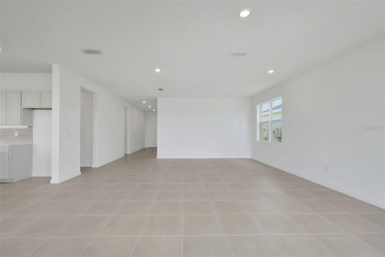 10693 NW Suncrest Loop , Port Saint Lucie, FL 34987 Photo