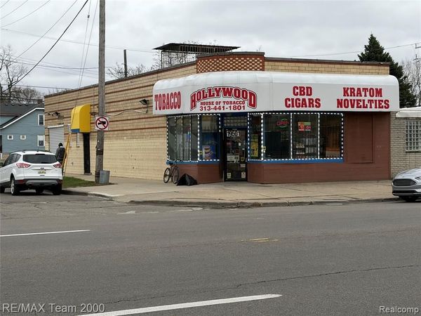 19501 W Warren Avenue, Detroit, MI 48228