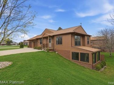 11832 Lexington Drive , Green Oak Twp, MI 48178
