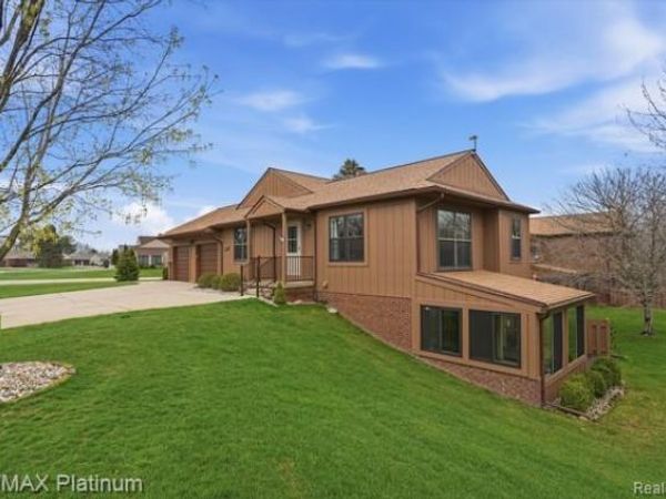 11832 Lexington Drive, Green Oak Twp, MI 48178