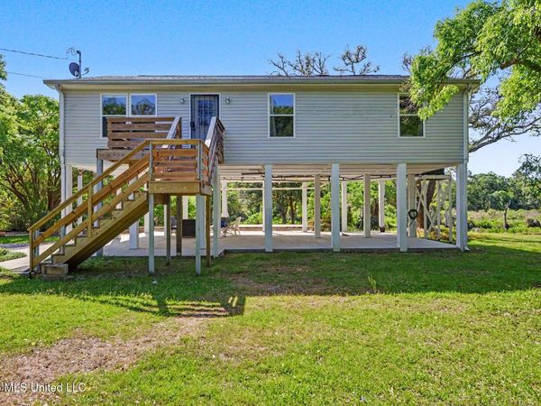 3589 Foster Drive, Pass Christian, MS 39571