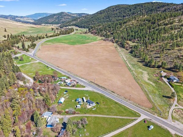 37XX Cedonia -Addy Rd, Hunters, WA 99137