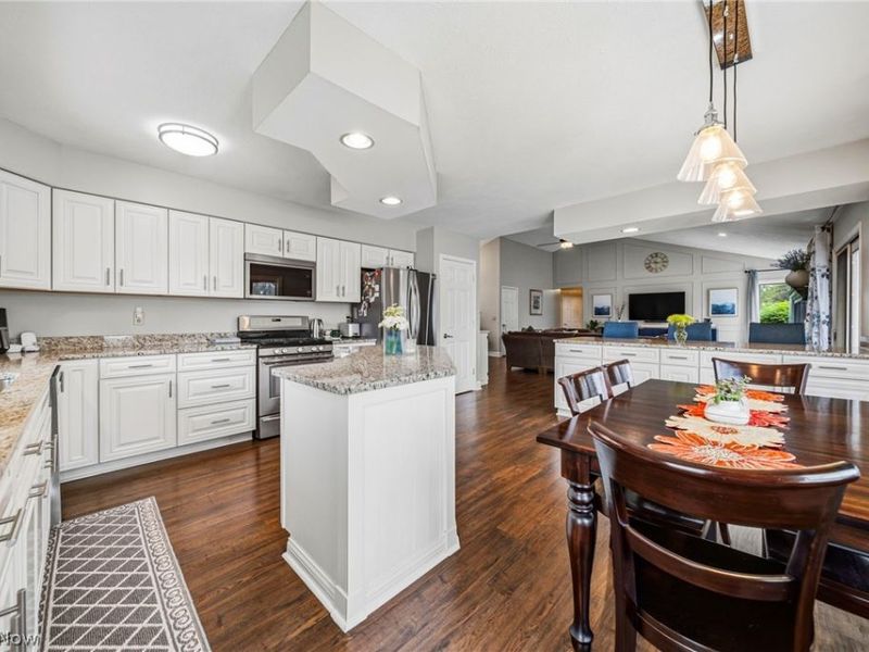 7285 Summerhill Drive, Concord Township, OH 44077 Photo 16