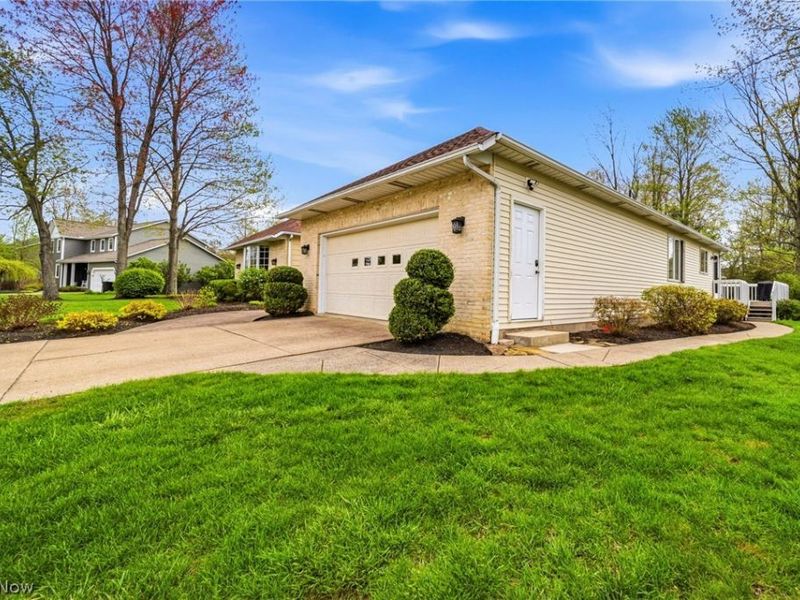 7285 Summerhill Drive, Concord Township, OH 44077 Photo 3