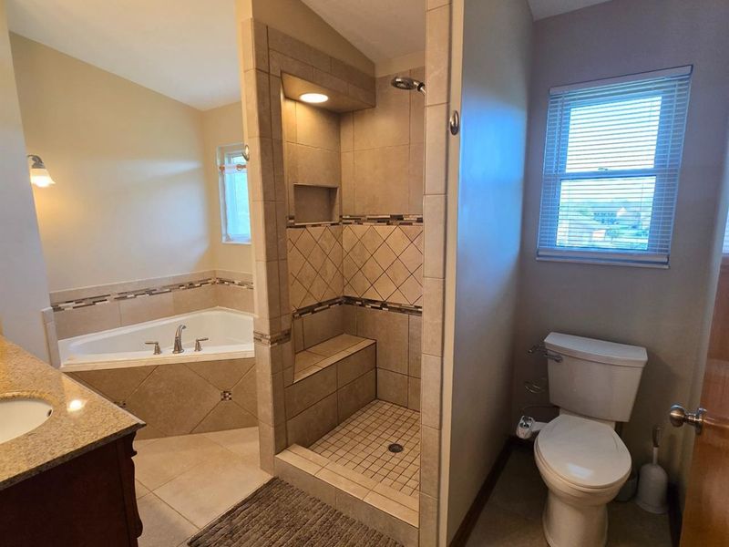 3840 Hickory View Drive, Fairfield Twp, OH 45011 Photo 11