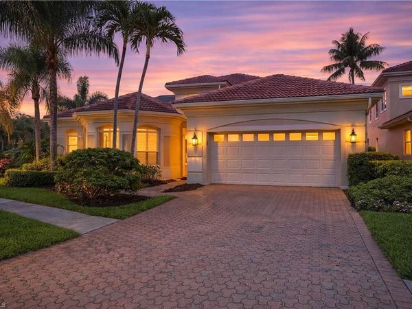 9227 Troon Lakes DR, NAPLES, FL 34109